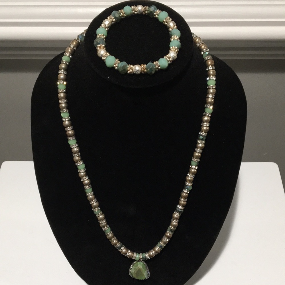 Elegant Necklace and bracelet set
